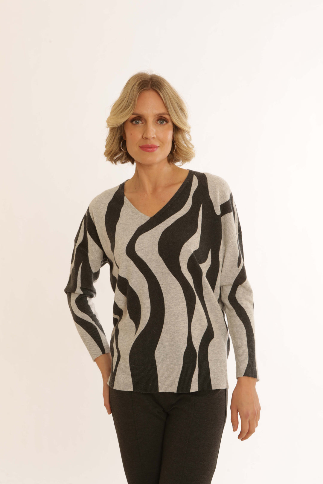 Pomodoro 42455 Silver Black Zebra Print V Neck Jumper