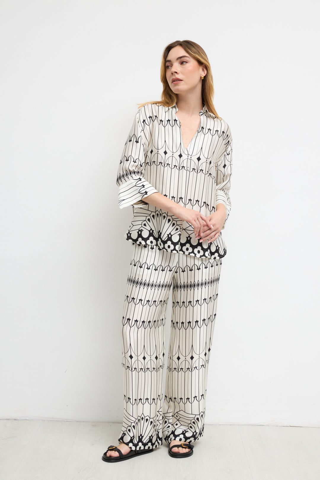 Bariloche Lodosa Black Print Blouse Top