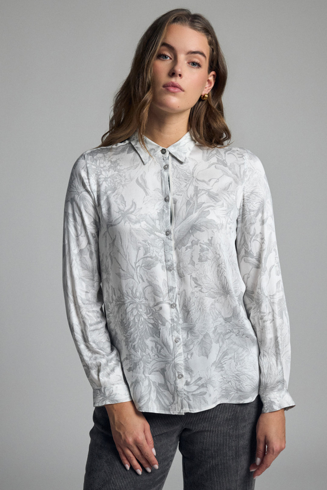 Bariloche Egea-C Light Grey Floral Print Shirt, front