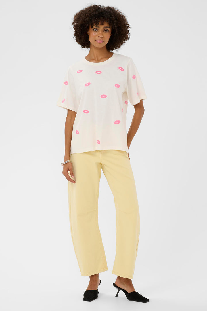 Culture CUkissy 50112944 Spring Gardenia Embroidered Lips T-Shirt
