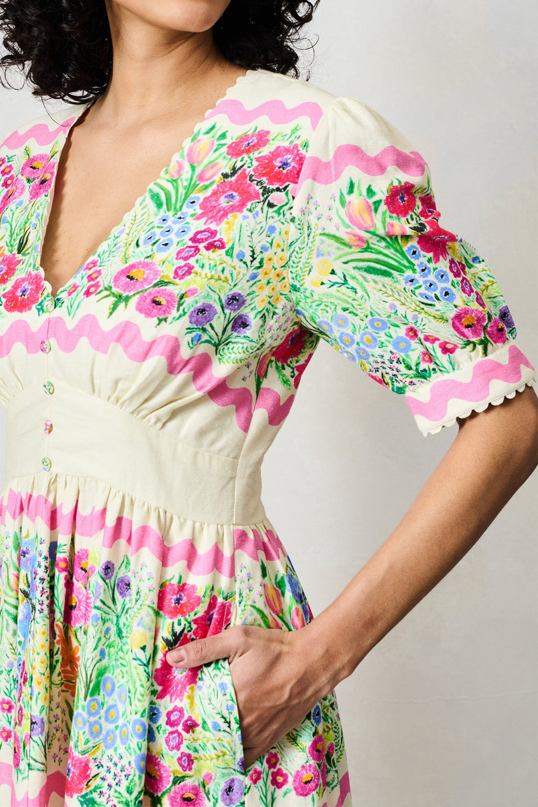 Hope &amp; Ivy Larysa Cream Multi Floral Print Puff Sleeve Dress