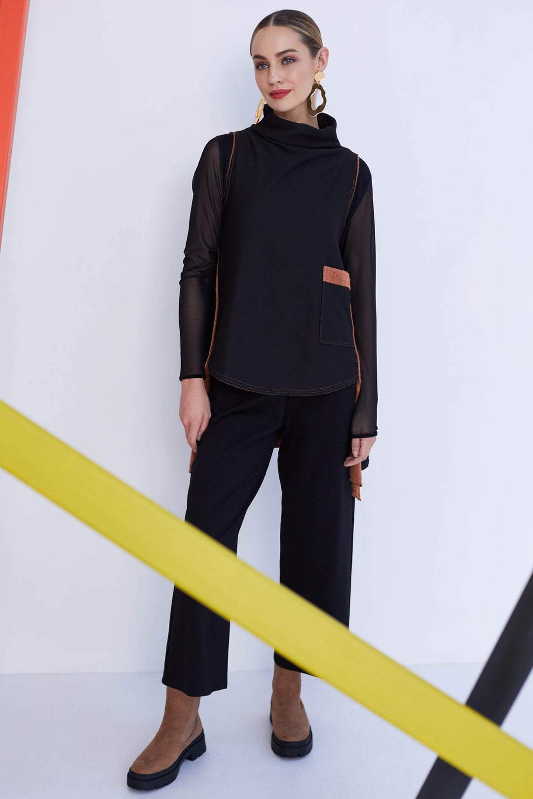 Naya NAW23226 Black Crop Trousers - Rouge Boutique