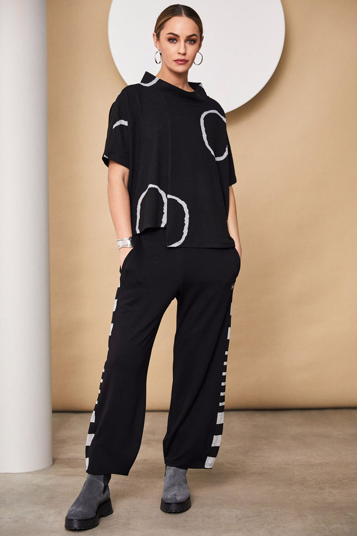 Naya NAW24-210 985 Circle Top Black Off-White - Rouge Boutique Inverness