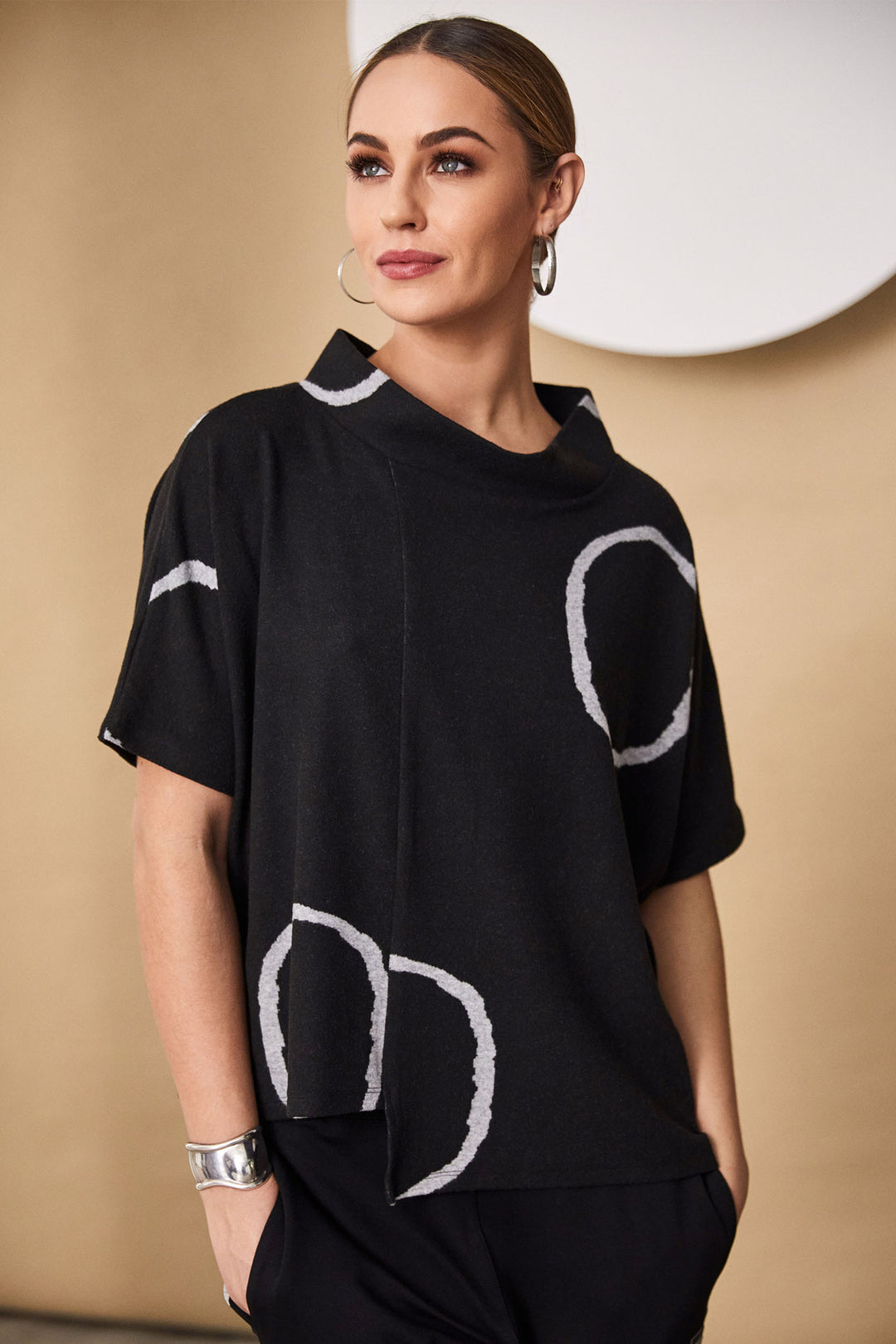 Naya NAW24-210 985 Circle Top Black Off-White - Rouge Boutique Inverness