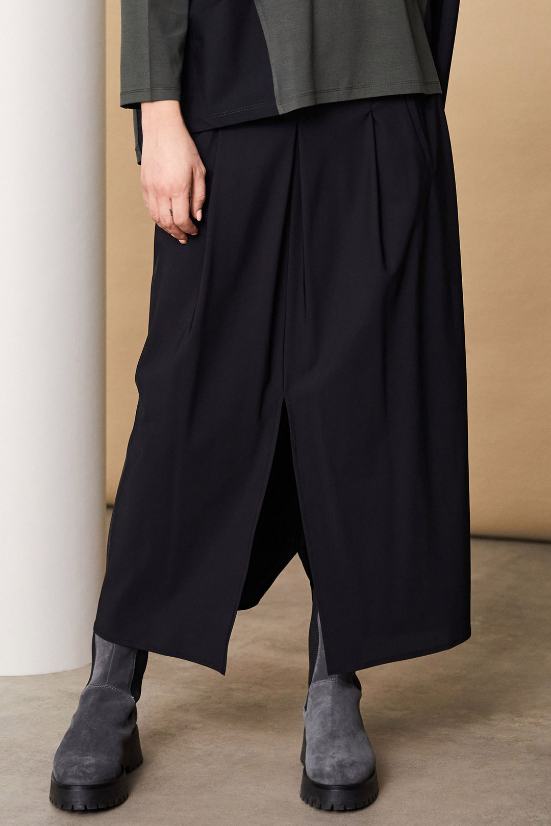 Naya NAW24-243 09 Skirt Pleat Front Black - Rouge Boutique Inverness