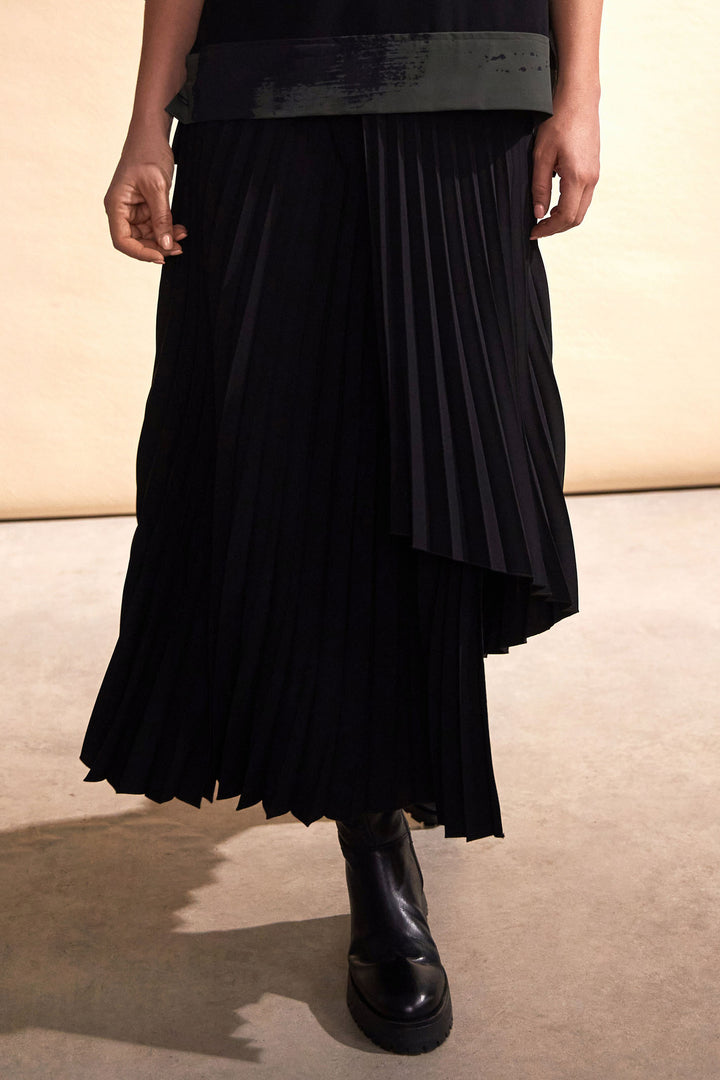 Naya NAW24-276 09 Pleat Skirt Black - Rouge Boutique Inverness