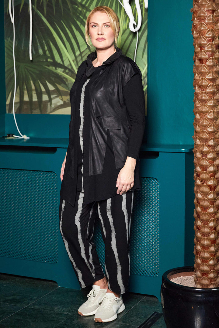 Ora ORW25132 Black Blurred Lines Wide Leg Crop Trousers 977