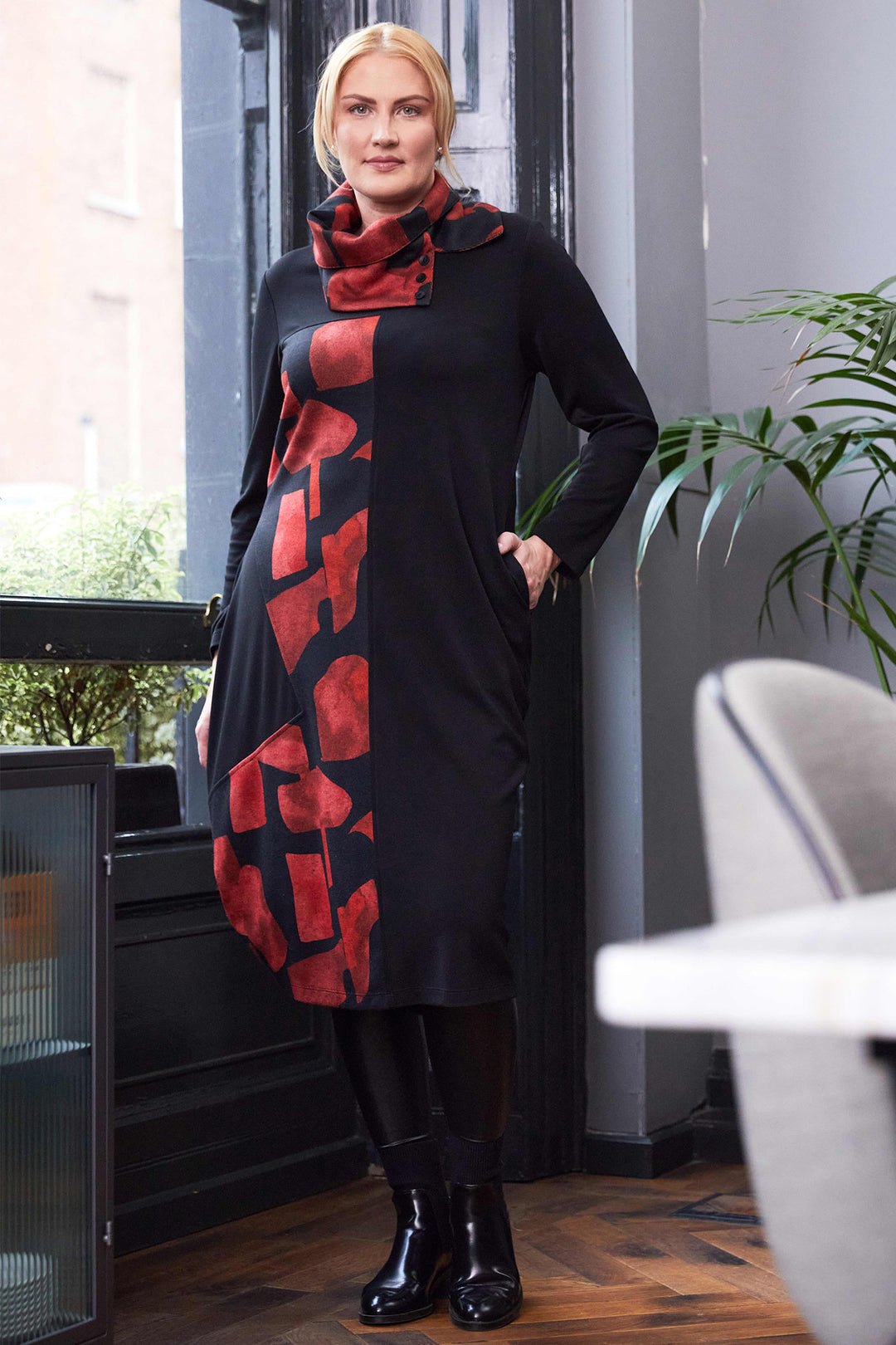 Ora ORW25146 Black Red Print Dress & Snood 42