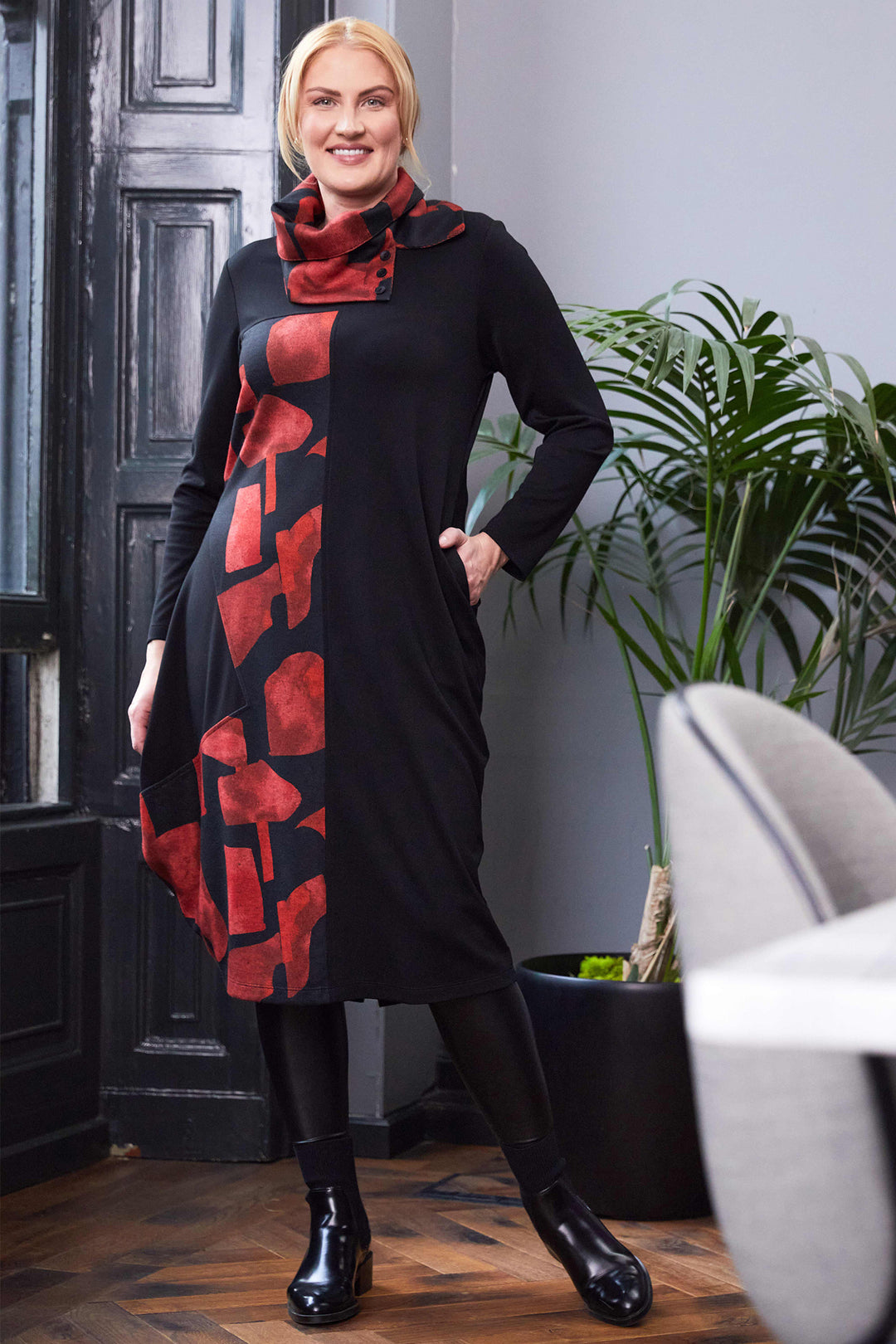 Ora ORW25146 Black Red Print Dress & Snood 42
