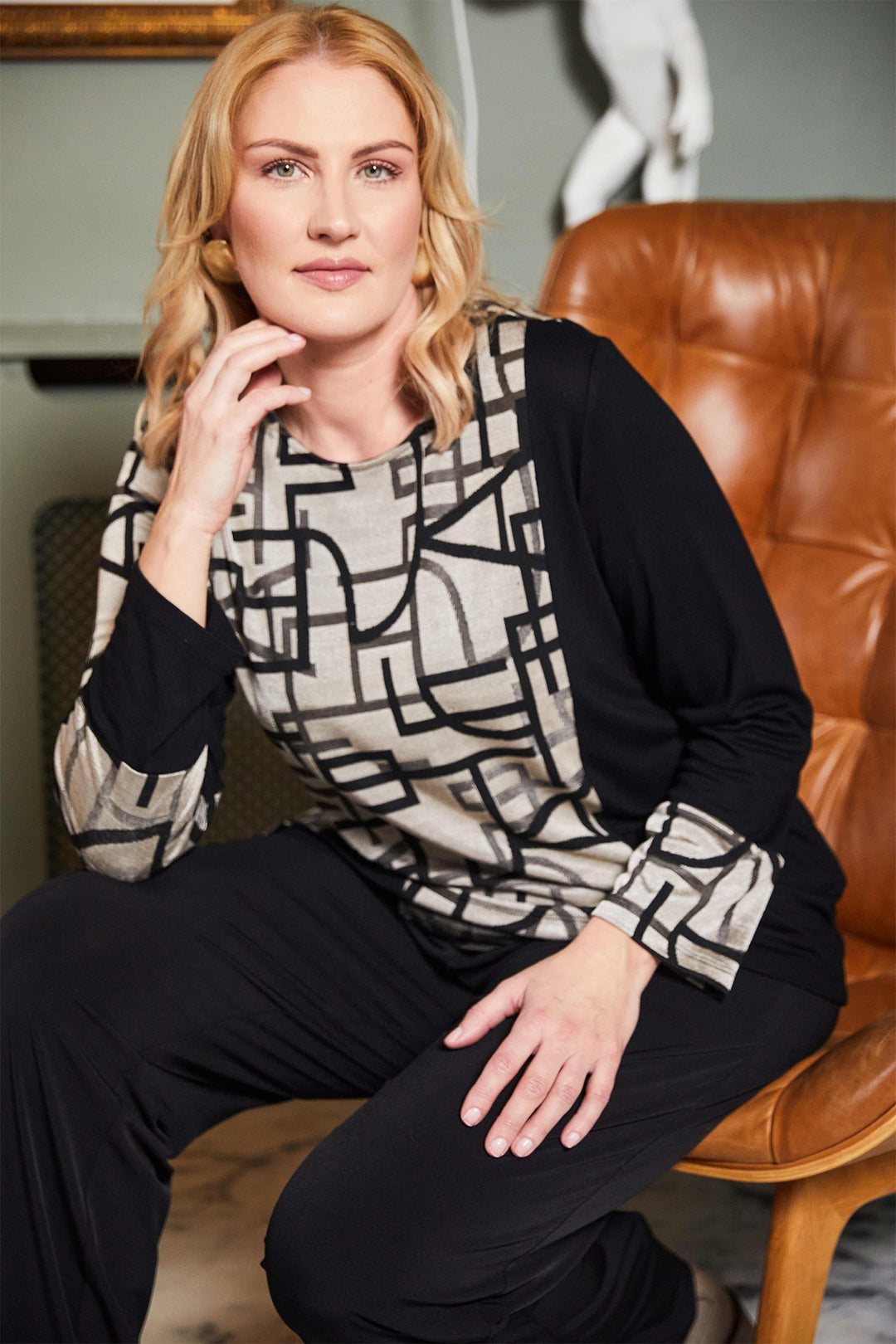 Ora ORW25180 Black Geometric Print Asymmetric Hem Top 23
