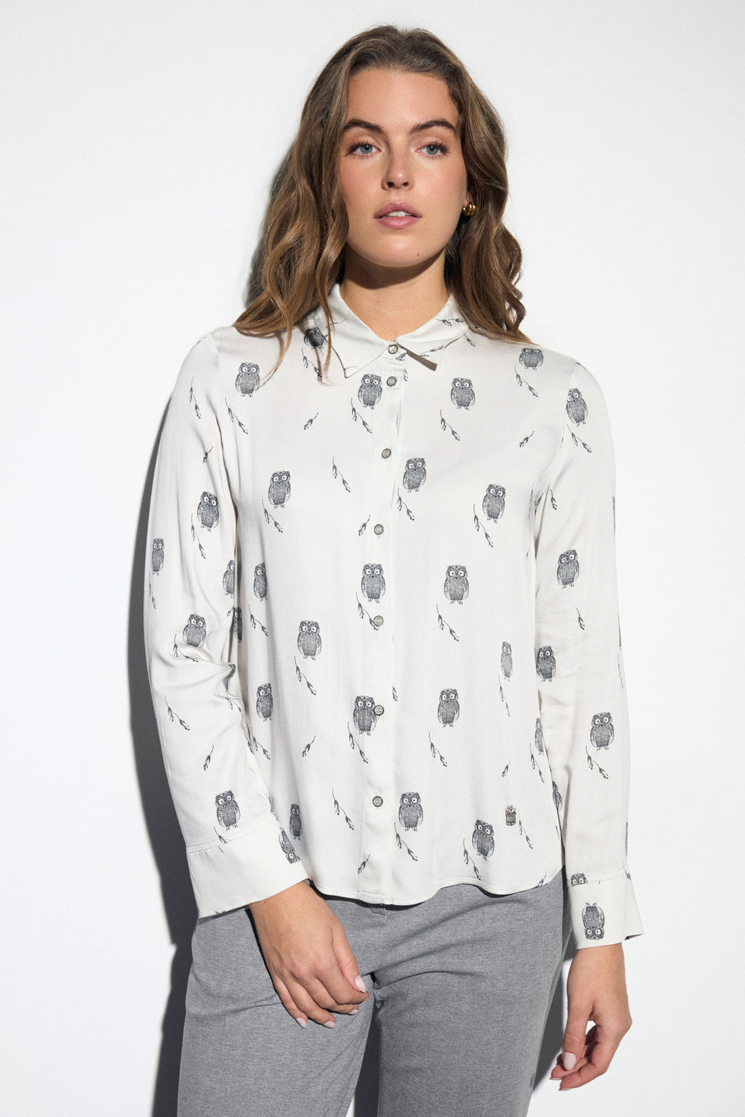 Tinta Natana Light Grey Owl Print Shirt, front view