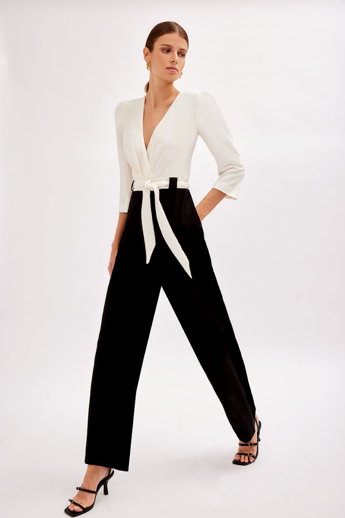 Arggido 46526 Black & White V-Neck Jumpsuit - Rouge Boutique
